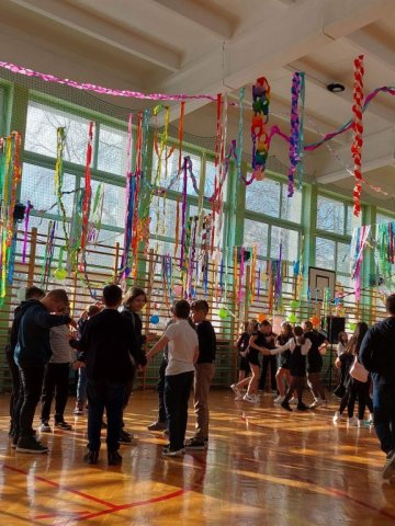 b_1024_768_0_00_images_2022_2023_Wydarzenia_zabawa_328941621_862455568170153_373620785650923108_n